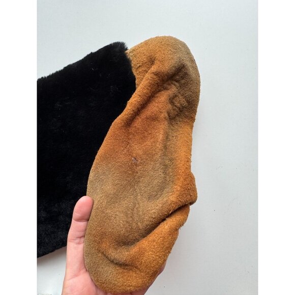 Vintage Kids' Inuit Beaded Suede Black Fur Shaft Tasseled Pom Pom Mukluk Boots - Picture 9 of 16